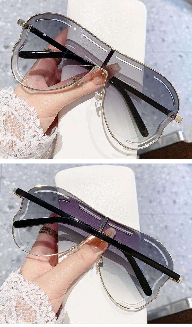 Oversized One-Piece Shield Sunglasses for Women, UV400 Protection Gold Frame Windproof Shades, Trendy Gradient Purple Lens Cycling & Streetwear Eyewear Oversized One-Piece Shield Sunglasses for Women, UV400 Protection Gold Frame Windproof Shades, Trendy Gradient Purple Lens Cycling & Streetwear Eyewear