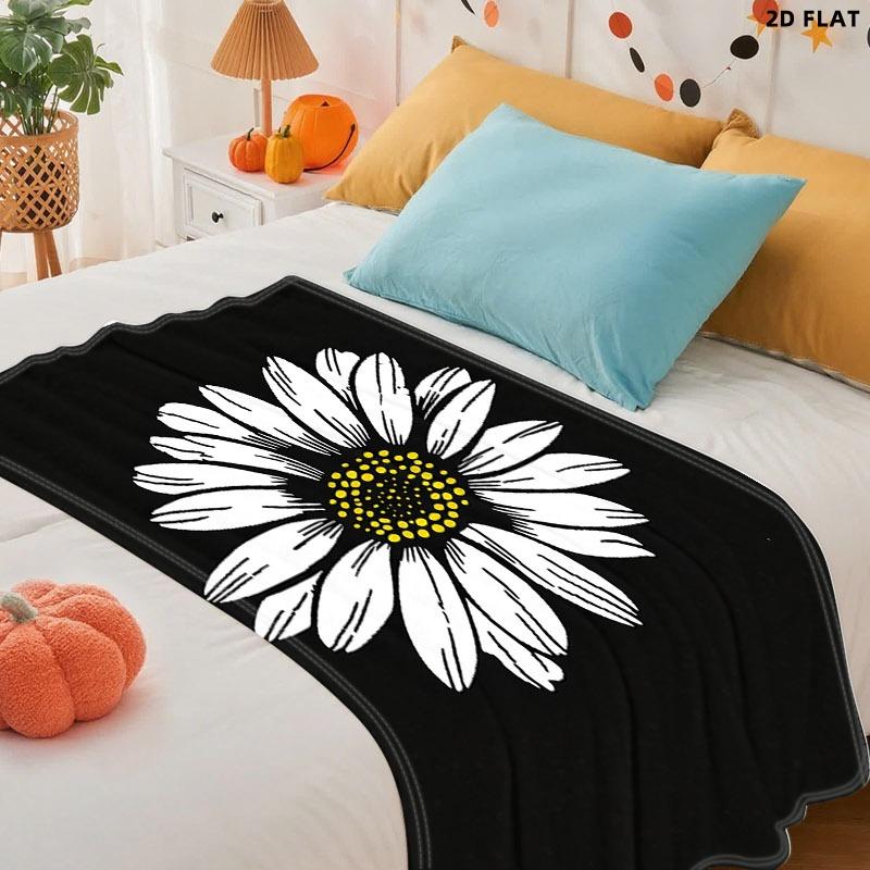 Stylized Daisy Print Throw Blanket, Single - sided Printed, Multiple Specifications Available, Soft Comfortable Fabric, Ideal for Napping/Indoor Use, High - Contrast Graphic Design, Trendy Home Decor Essential