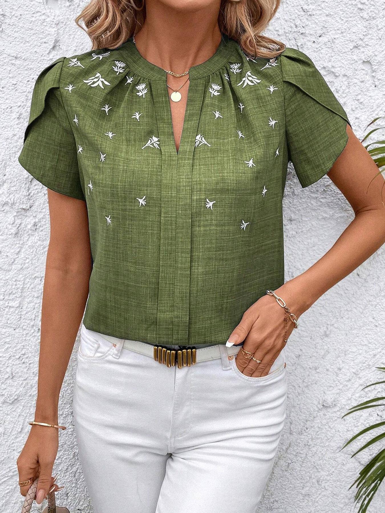 A women's solid color printed half-open collar short-sleeved shoulder pleated pullover T-shirt top, suitable for summer, suitable for commuting, casual wear, home wear.