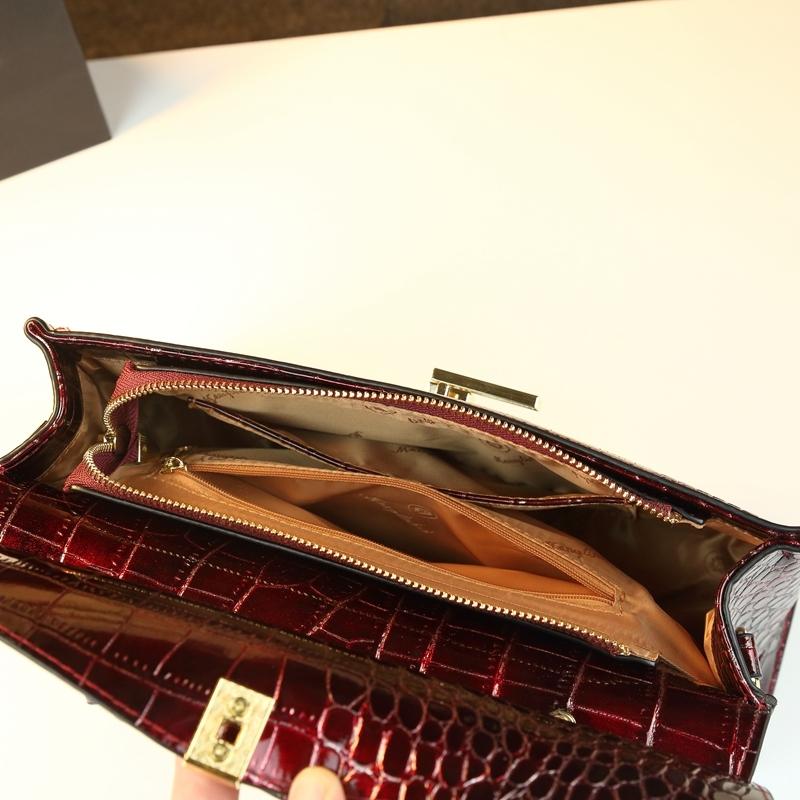 Luxury Wine Crocodile Texture Handbag, High-End Commuter Crossbody Bag, Elegant Mother Bag, Large Capacity Shoulder Bag