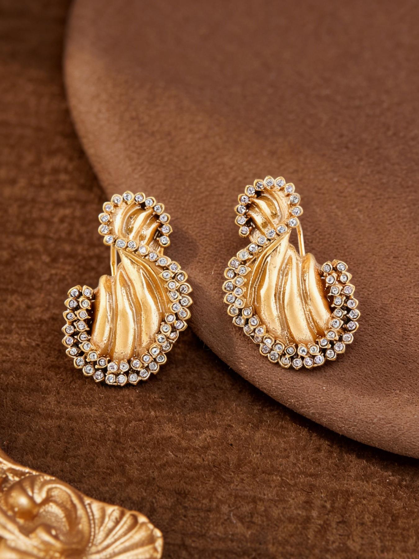 1 pair of vintage elegant tassel studded diamond earrings, suitable for daily commuting, vacation and dating, and also a surprising and exquisite small gift.