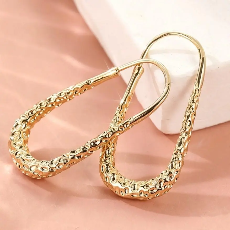 Irregular Statement Earrings for Women – Gold Tone Minimalist Fashion Jewelry, Elegant High-End Design Drop Earrings, Lightweight Versatile Trendy Ear Buckle Earrings, Modern Niche Aesthetic Accessory for Daily Wear, Party, Wedding & Evening Outfit Stylin