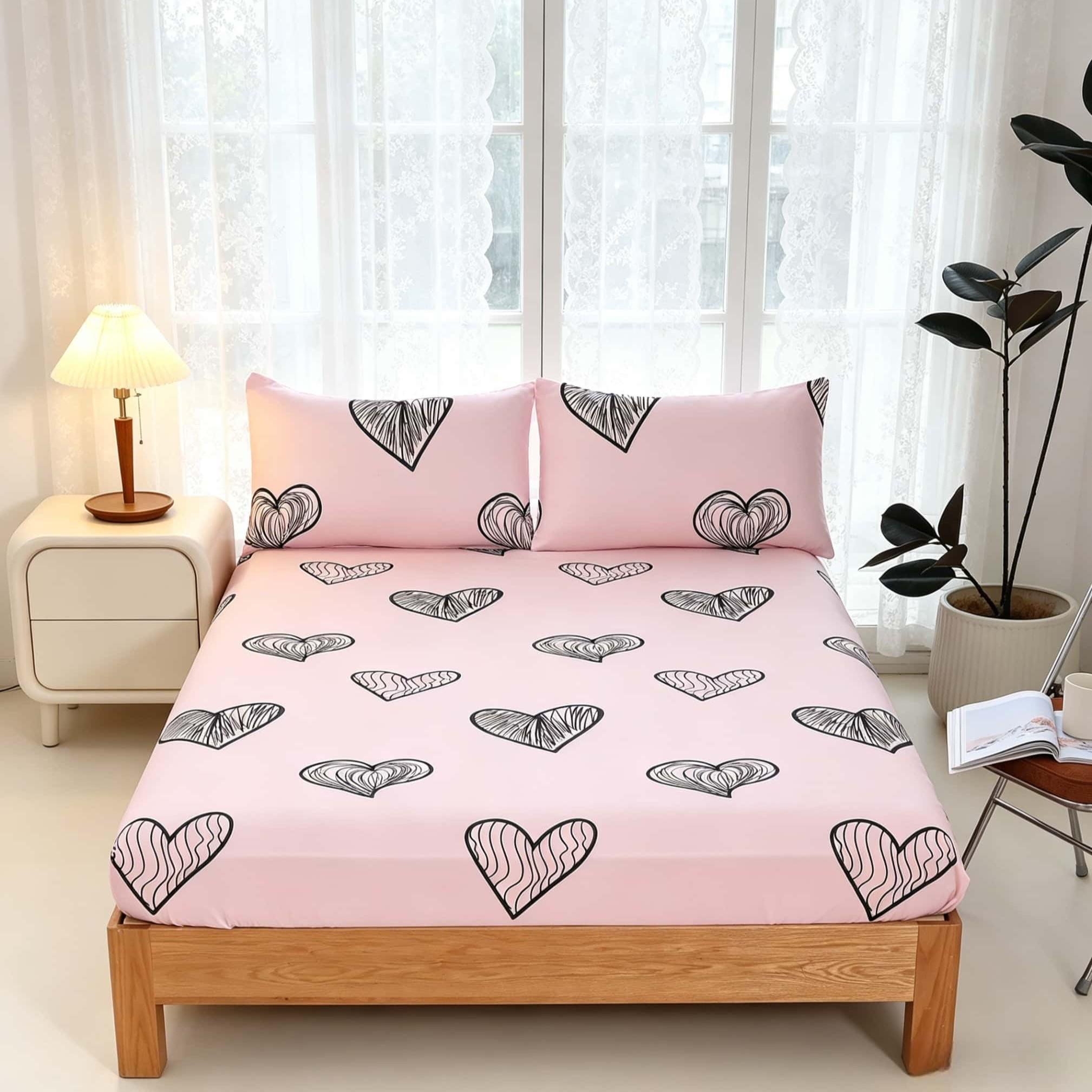 Simple Love Print Fitted Sheet Set, 1 fitted sheet + 2 pillowcases, no inserts included. Soft and comfortable bedding set, suitable for bedrooms and guest rooms, deep pocket design.