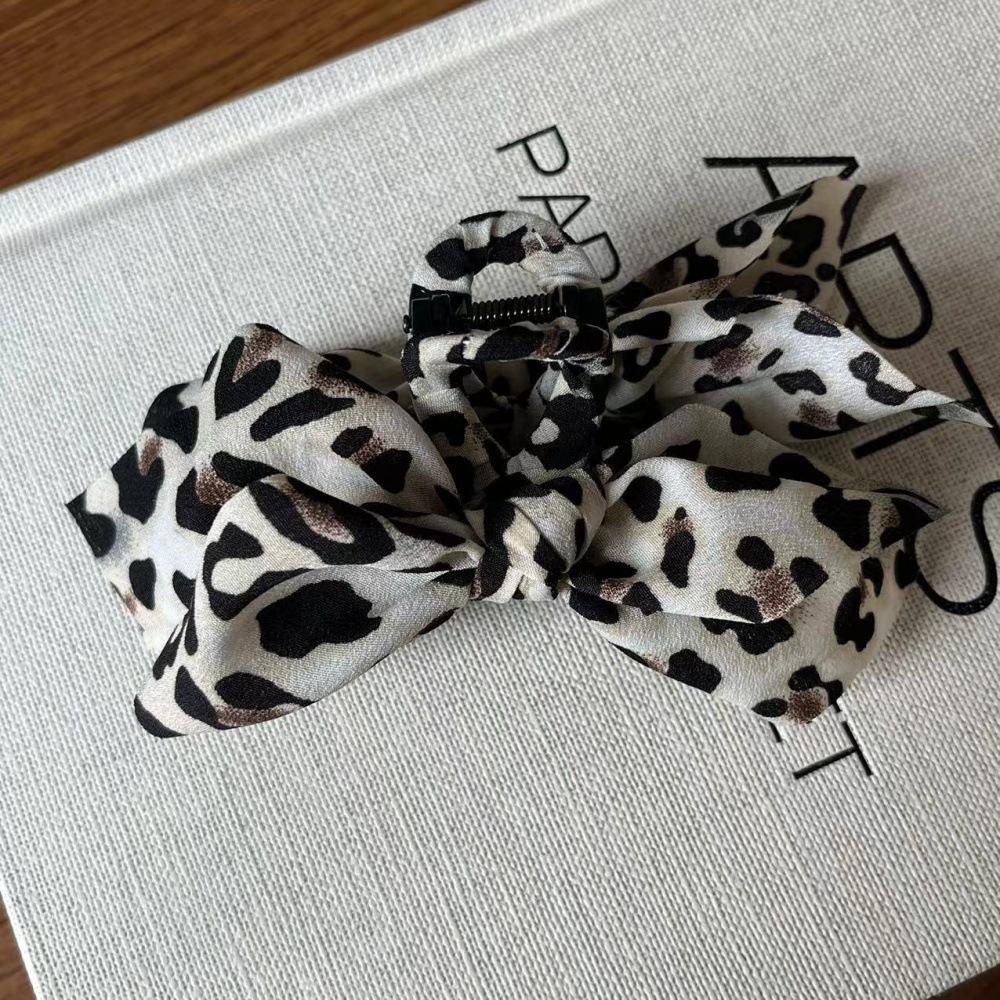 Women's Oversized Bow Hair Claw Clip For Women, Paisley And Leopard Printed Fabric Bow, Strong‑Grip Non‑Slip Hair Accessory For Thick Hair, Lightweight Durable Design For Half‑Up Styles, Daily Office Party And Travel Occasions