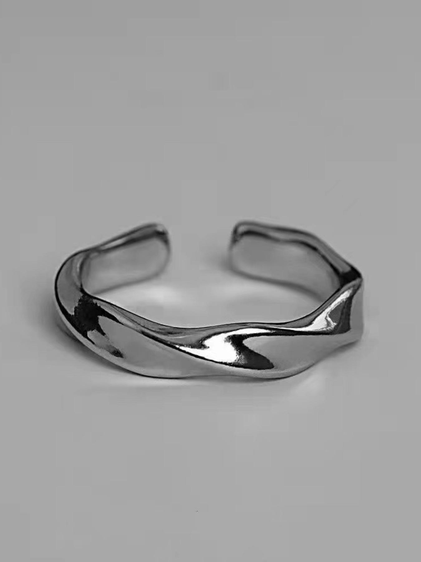 Minimalist Mobius Twist Ring Unisex Adjustable Infinite Silver Color Jewelry, Y2K Aesthetic Fashion Accessory for Men and Women