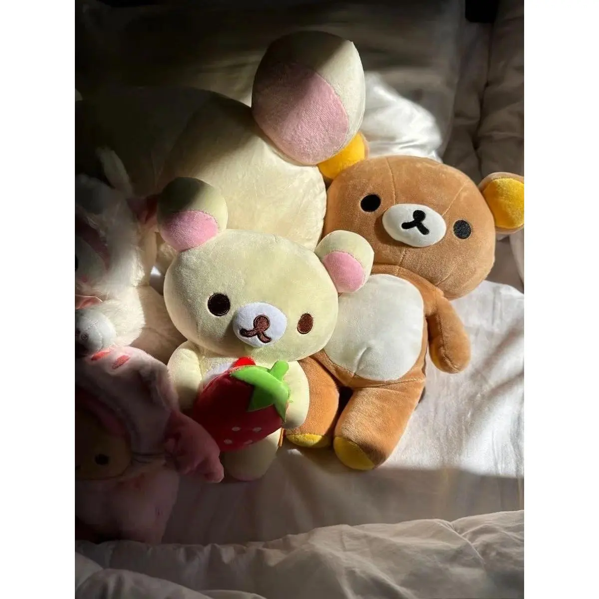 Strawberry Rilakkuma Plush Toys Adorably Sakura Bear Stuffed Doll Kawaii Anime Room Deocr Exquisite Companion Bear Peluche Gifts