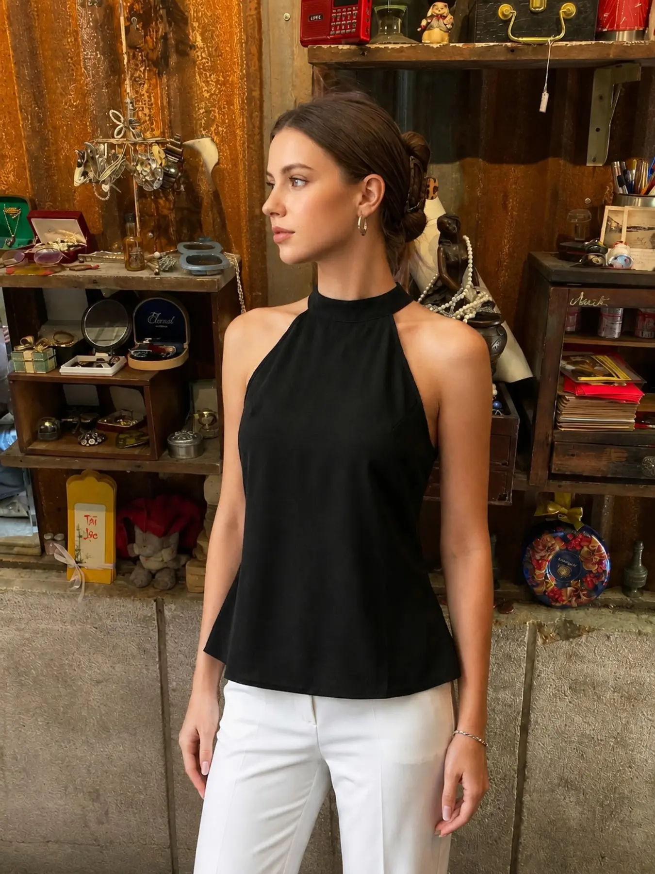 Women's Elegant Sheer Lace Backless Sleeveless Top For All Seasons, Suitable As An Inner Layer Or Outerwear