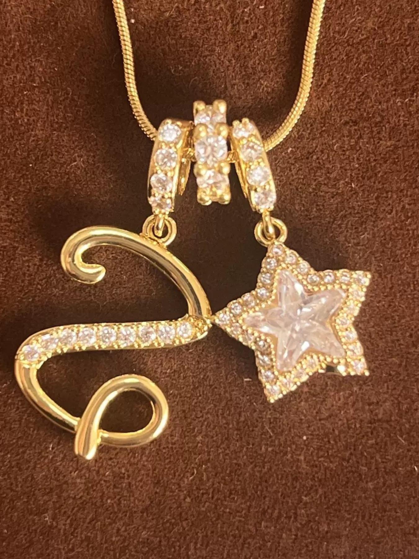 Elegant Sweet 26 Letter Zirconia Star Pendant Necklace, Necklace Initial, High End Necklace, Perfect Gift for Mom Or Girlfriend for Valentine's Day, Mother's Day & Birthdays, Personalized Jewelry Gift