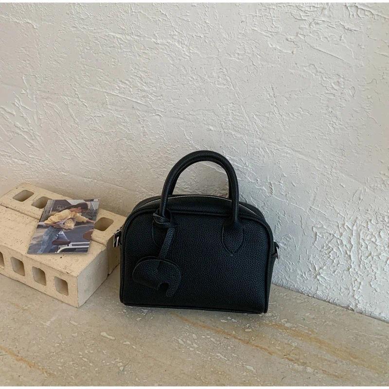 Women's Retro Solid-Color Minimalist Shoulder Bag - Compact Clutch for Daily Commuter Use