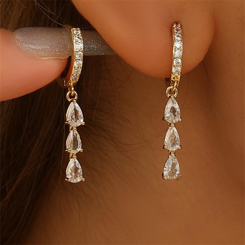 1 Pair of Exquisite Gold Drop Crystal Earrings for Women, Shining and Eye-Catching