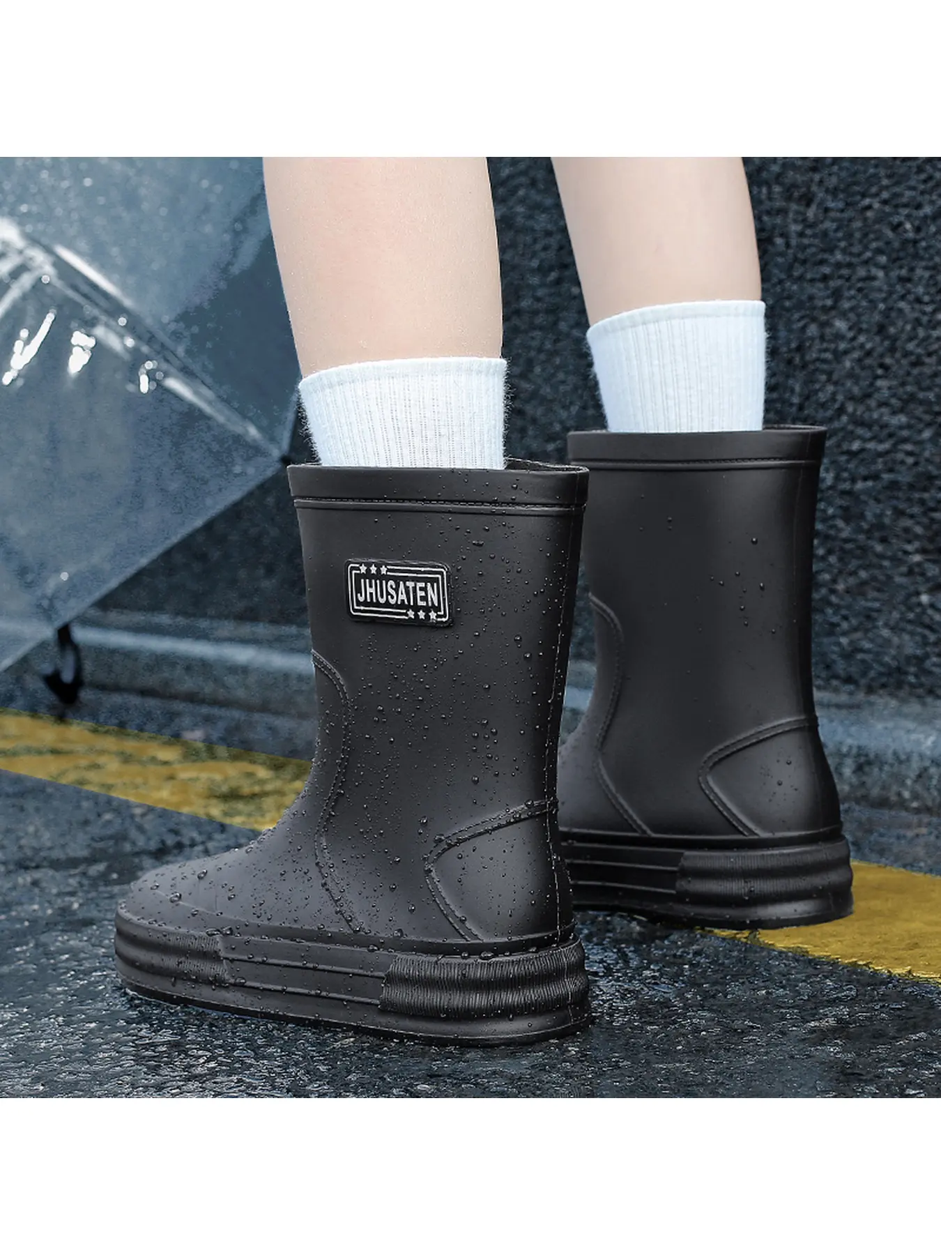 Women's mid-calf rain boots, thick-soled waterproof rain boots, non-slip lightweight rubber rain boots, suitable for outdoor garden work and daily commuting.