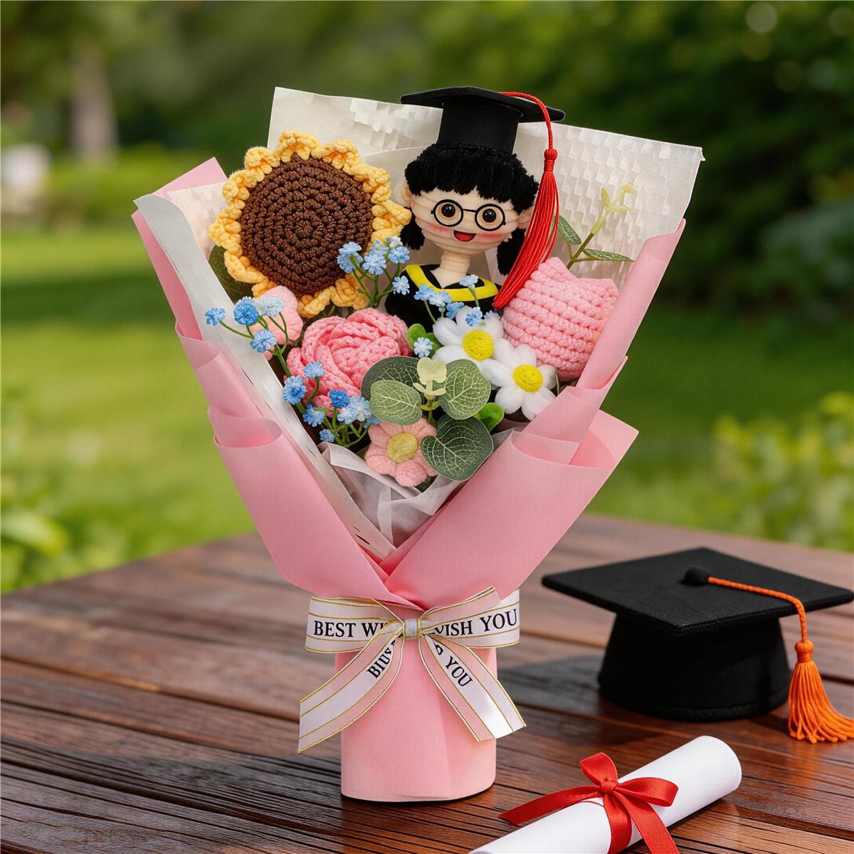 Elegant Handmade Crochet Yarn Bouquet, Perfect Graduation Gift, Cozy and Warm Decorative Item, Ideal for Graduation Season
