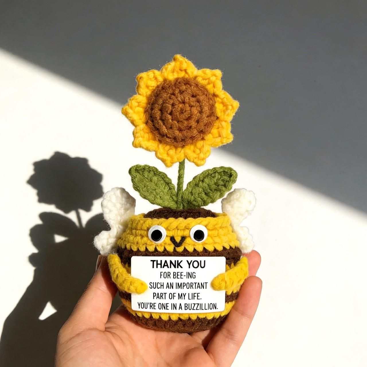 Handmade Crochet Bee Sunflower Planter - Positive Energy Emotion Support Decor - Cute Floral Tabletop Decoration - Perfect Gift for Her, Girls, Moms, Daughters, Teachers, Graduation Gift, Teacher's Day Gift, Mother's Day Gift - Spring Summer Decorative
