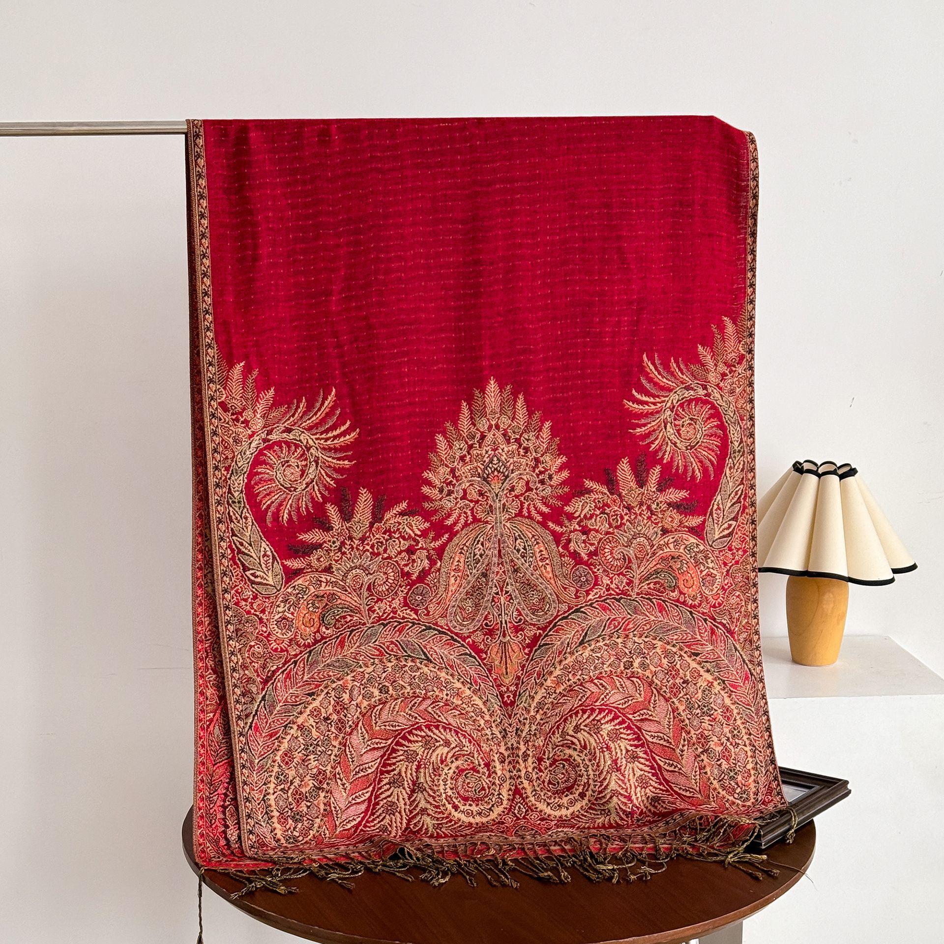 Ethnic style fringe shawl for women, creative palace-patterned scarf for warmth in air-conditioned office.