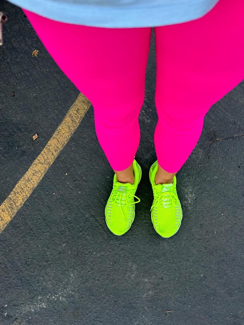 Women's Slip-on Memory Foam Lightweight Sneakers for Hiking, Traveling, and Daily Casual Outdoor Shoes Pink