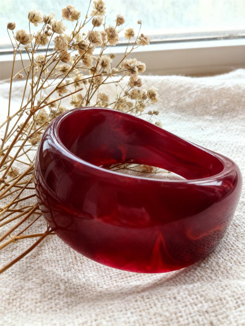 Women's Flirt Alert 7-in Basic Jumbo Acrylic Resin Bangle - Simple Fashion Costume Jewelry, Casual Wear & Party Arm Candy, Bracelet Stacking Accessory, 7 Inches
