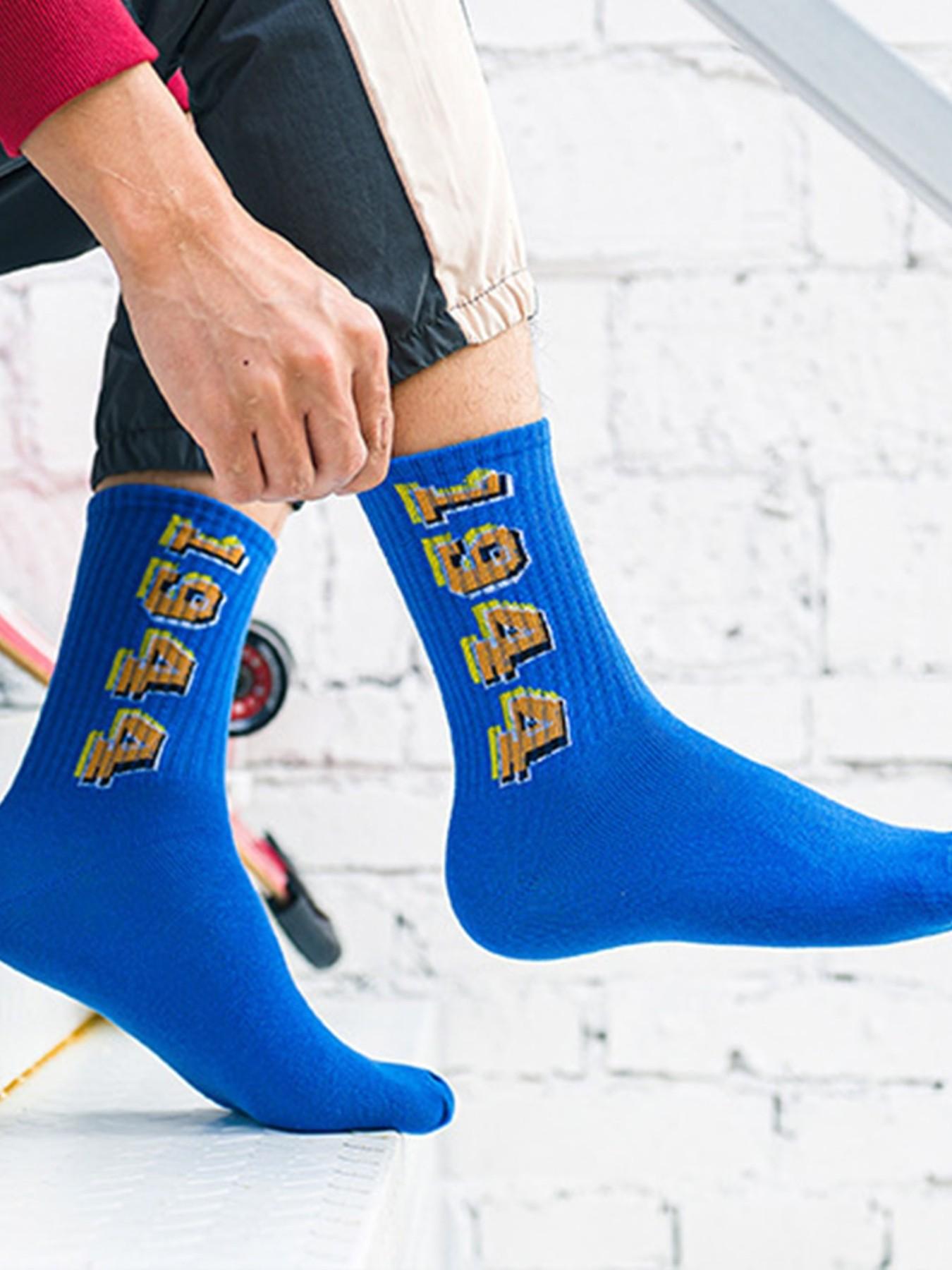 Random 10 Pairs of Trendy Street Fashion Crew Socks, Unisex Versatile Mid-Calf Socks, Casual Style for Men and Women