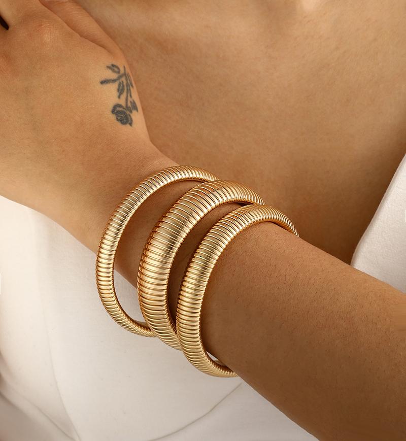 17KM Gold Bracelets for Women, Gold Bangles for Women Chunky Bangle Bracelets for Women Bracelets Stack Tarnish Free Gold Jewelry Set of 3 for Women Accessories for Her Gifts, Permanent jewelry