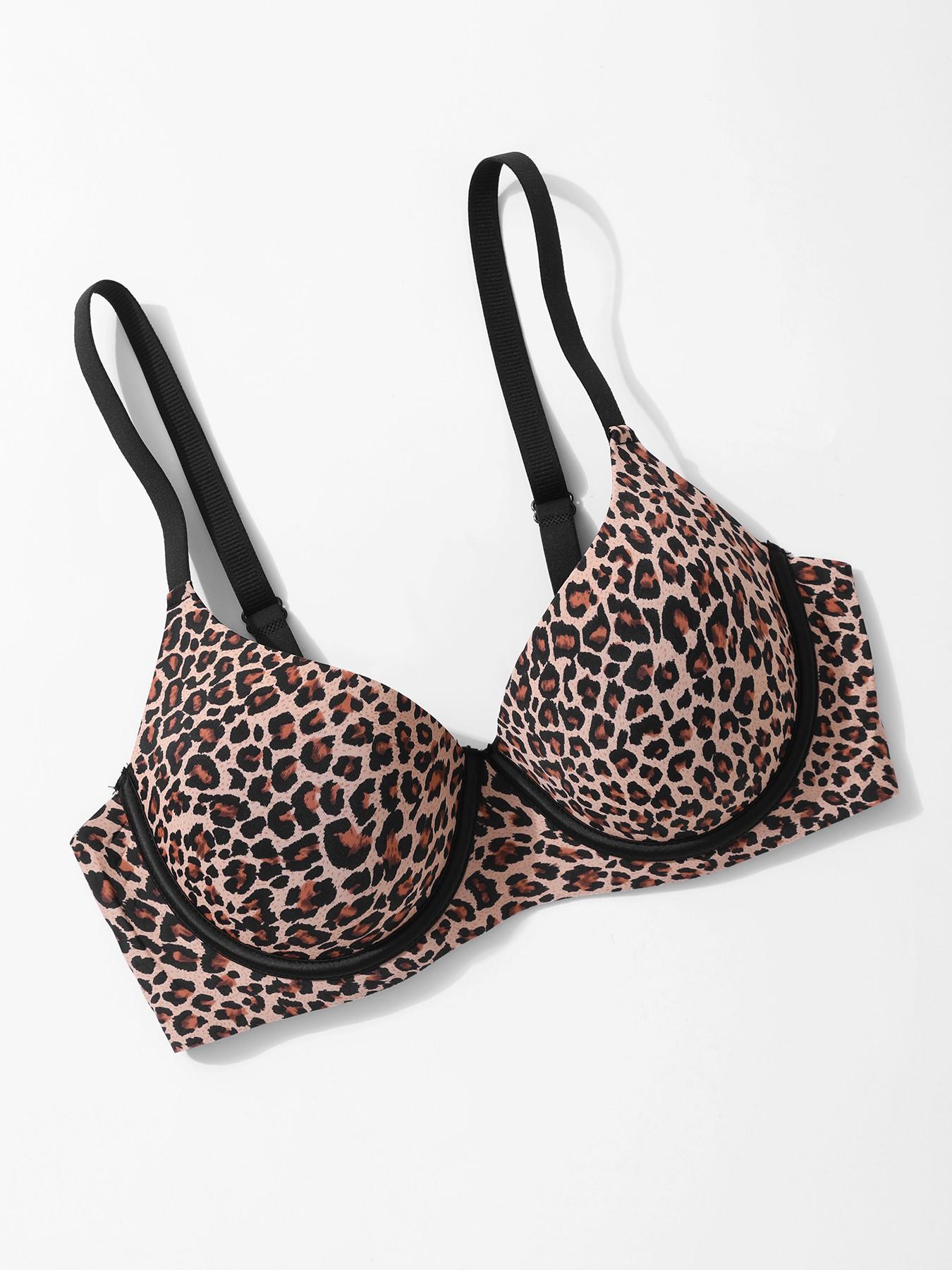 1 pack / 3 colors - Leopard print seamless bra - Four rows, two clasps - XS - XL size - Adjustable for shaping and support during exercise - Suitable for daily wear, parties, yoga - Comfortable, breathable, fits well and is skin-friendly - Women's bra