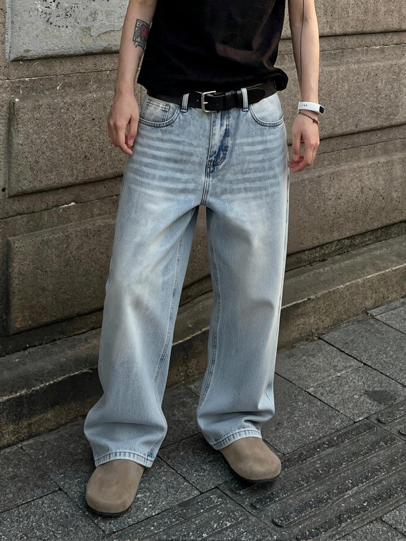 Men's Y2K Hip-Hop Style Light Wash Vintage Jeans | Loose Straight-Cut Street-Style Jeans for Retro Urban High Street Casual Daily Wear