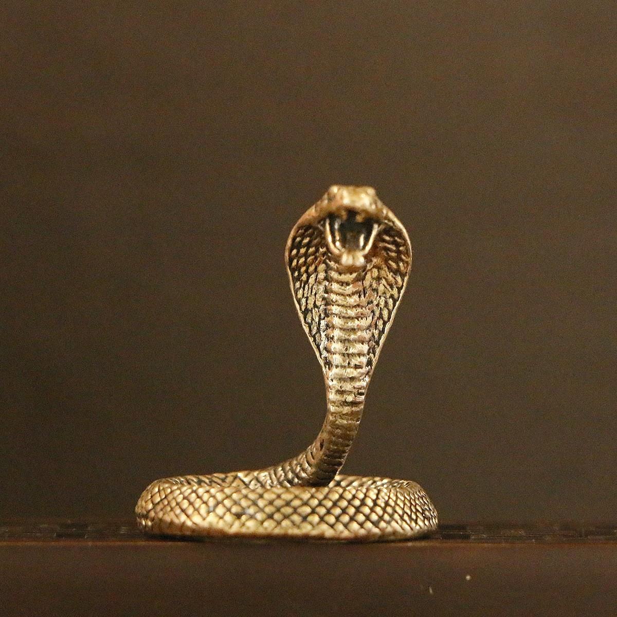 Brass Three-Dimensional Cobra Sculpture Model, Metal Decorative Item, Handmade Craft, Unique Artwork, Perfect for Home Decoration