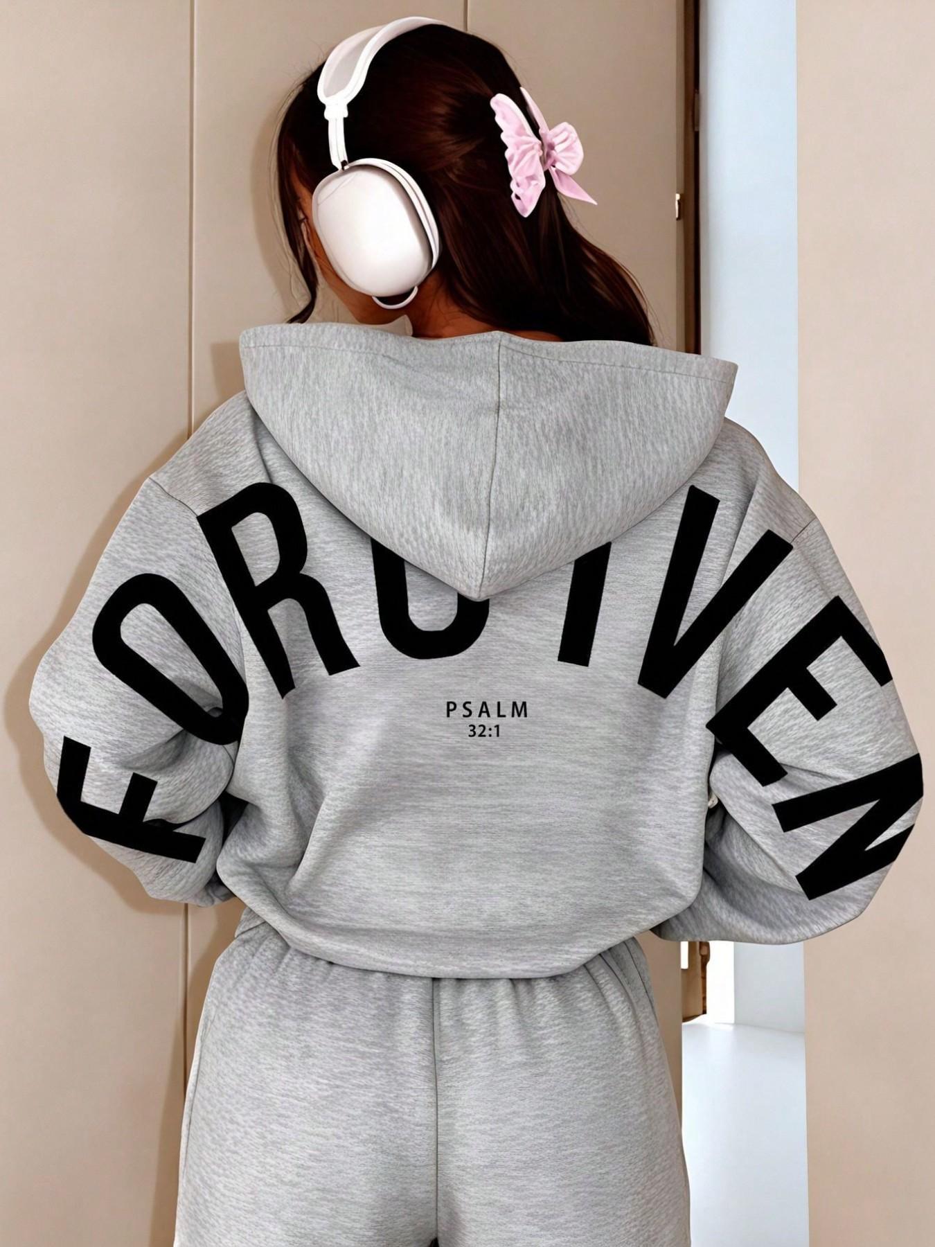 Women's oversized hooded sweatshirt with "YES I'M ALWAYS FREEZING! Me 24:7" print, a casual long-sleeved hoodie, suitable for everyday wear in autumn and winter. Warm Winter Outfit