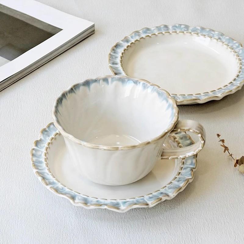 Vintage Palace Style Blue Skirt Latte Art Cup Set, Elegant Carved Ceramic Coffee Mug, Breakfast Water Cup, Mug Set, Latte Mugs for Tea Coffee Milk for Home Office Espresso Cups, Perfect Gift for Coffee Lovers, Stylish Latte Art Mug