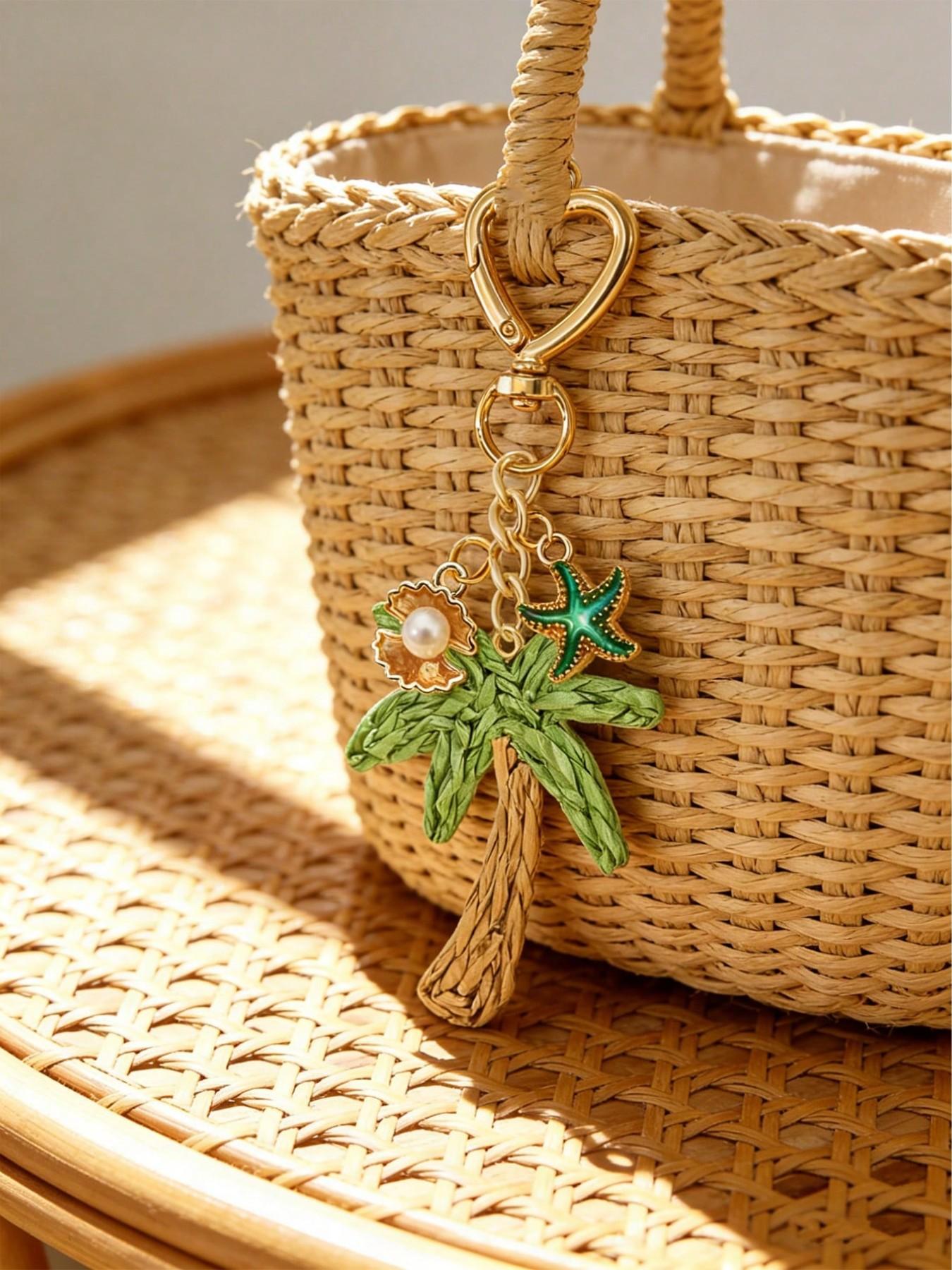 Handmade Coconut Tree Pendant with Shell and Starfish Elements, Bohemian Style, Woven Rattan, Ocean Alloy, Hawaii Style, Backpack Accessory