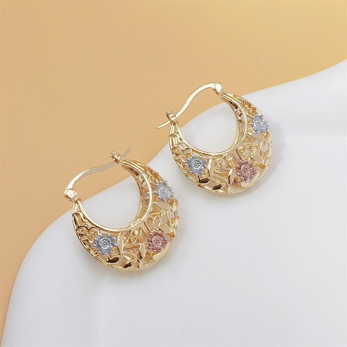 European‑Style Virgin Mary Enamel Hoop Earrings, Gold‑Plated Hollow Ear Rings With Colorful Red‑Green Rose Patterns, Fashion Retro Ear Jewelry For Daily Matching And Party Occasion Styling