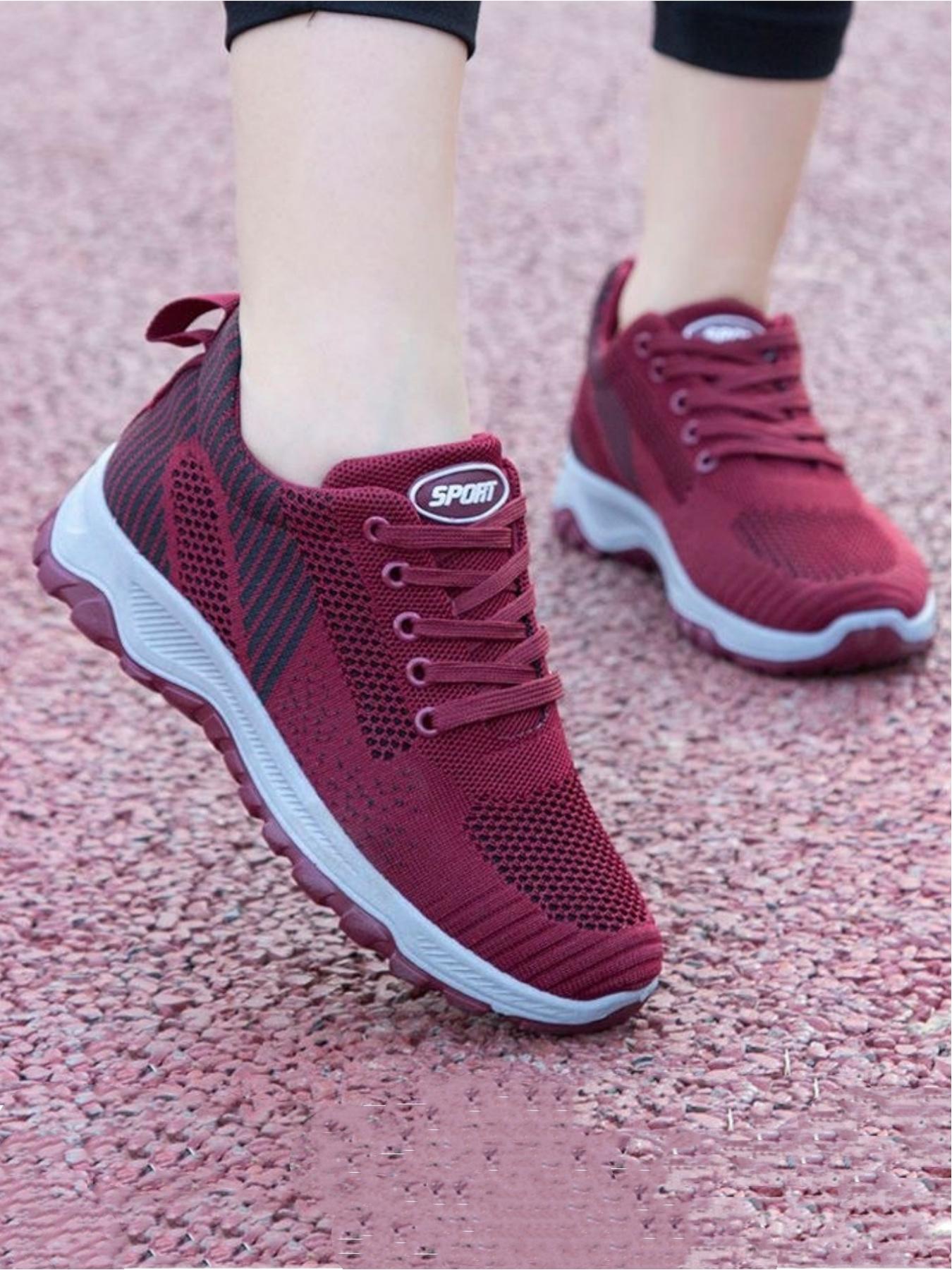 Ladies' casual sports shoes, with a comfortable and lightweight fit wrapped around the upper, and a stylish and eye-catching side wave stripe design, suitable for daily commuting, outdoor leisure, running, fitness, hiking and other sports scenes