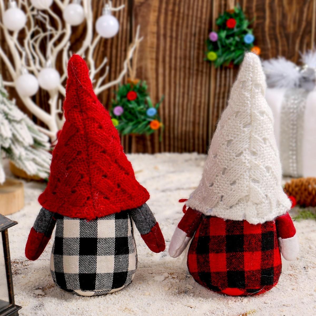 Christmas Faceless Elderly Star Knit Hat Elf Doll Ornament Fabric, Festive Holiday Decor, Unique Gift Idea, Cozy Winter Accessory