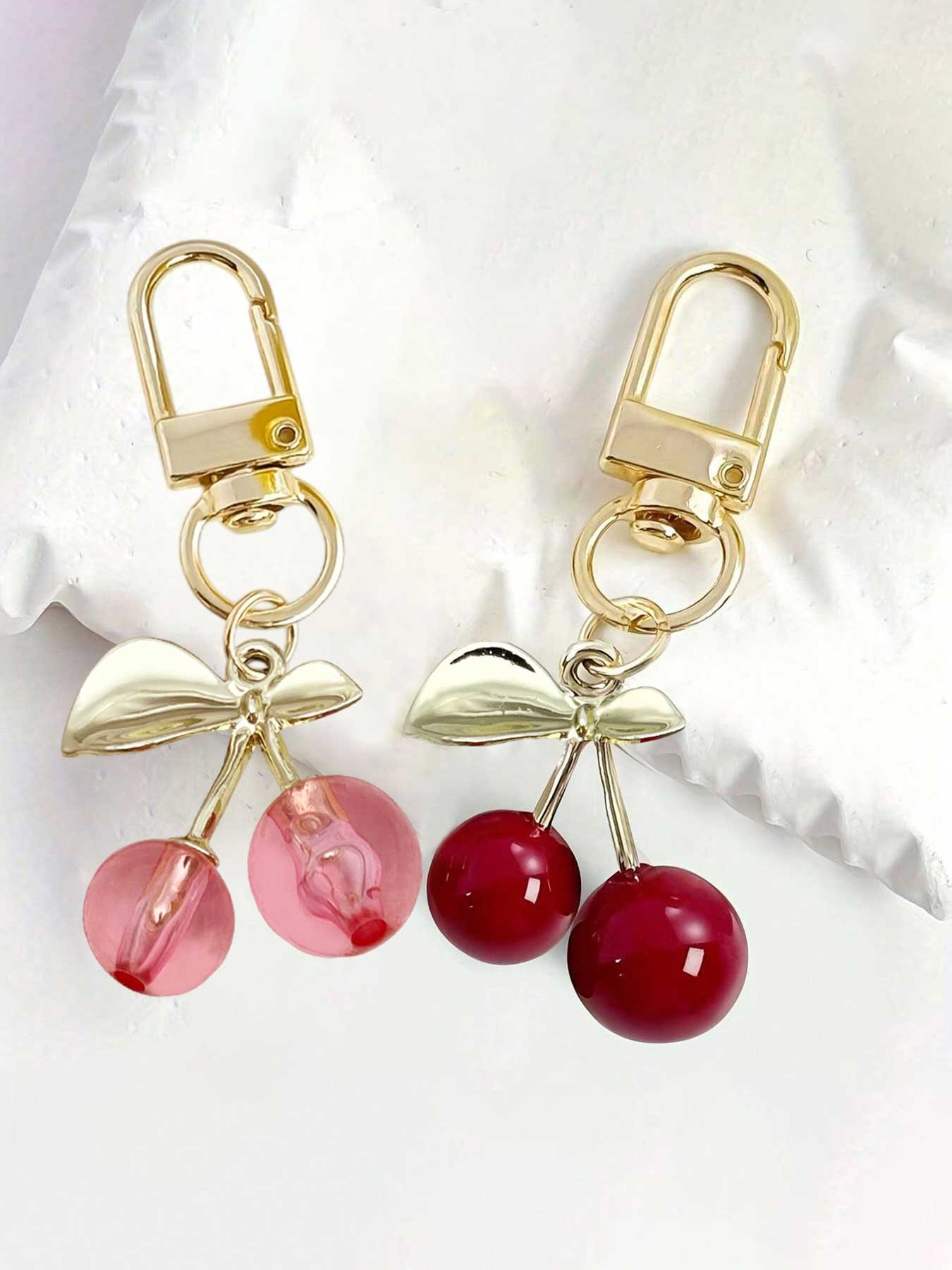 Two piece simulation Resin Fruit Keychain, Cute Pink Red Strawberry Cherry Keychain Bag Charm Purse Handbag Backpack Pendant Accessories, Strawberry Cherry Pendant Charms Wallet Decoration Keychain, perfect gift for Christmas Valentine'S Day