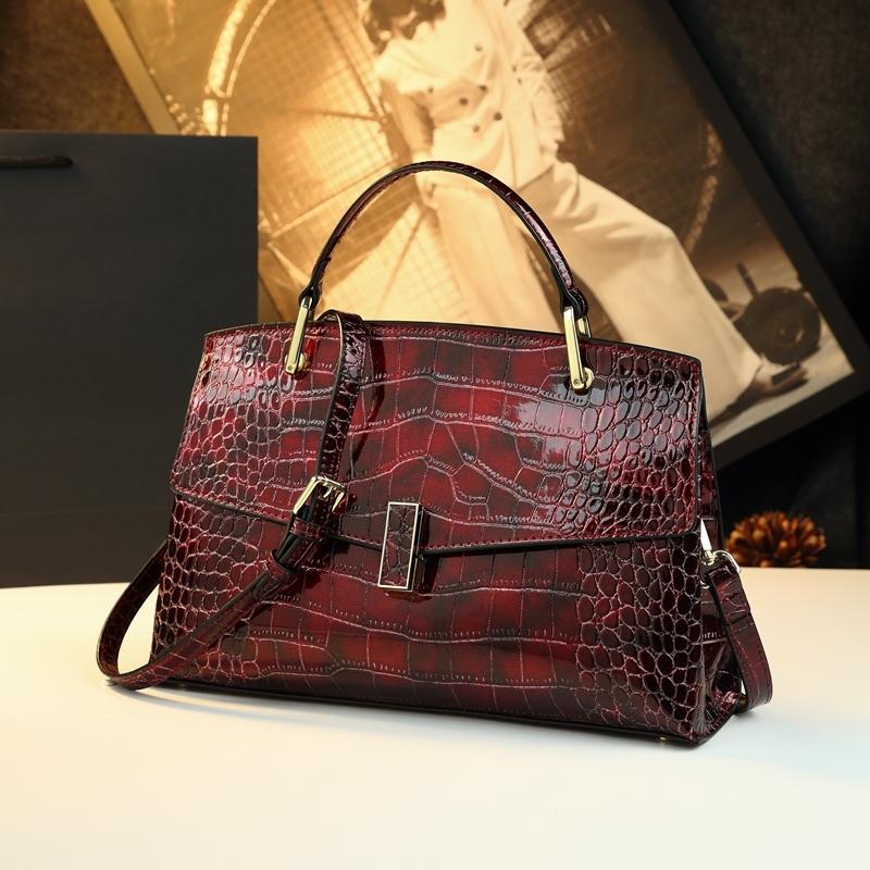 Luxury Wine Crocodile Texture Handbag, High-End Commuter Crossbody Bag, Elegant Mother Bag, Large Capacity Shoulder Bag