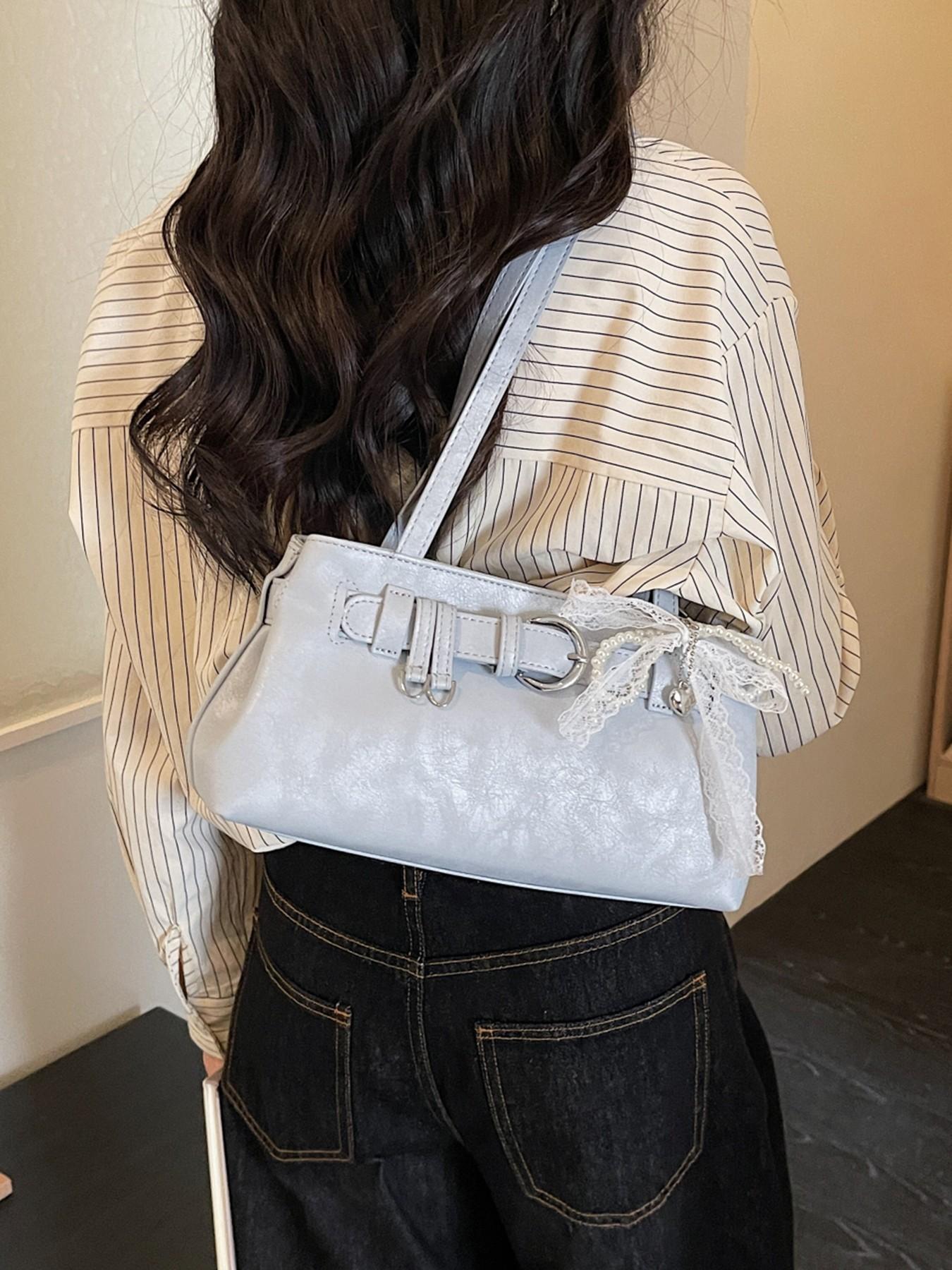 Gentle, sweet and cute style with a light luxury texture under the arm bag, decorated with lace and pearl bow, elegant atmosphere, fashionable and personalized shoulder bag, Fashion Bags, can accommodate mobile phones and lipstick