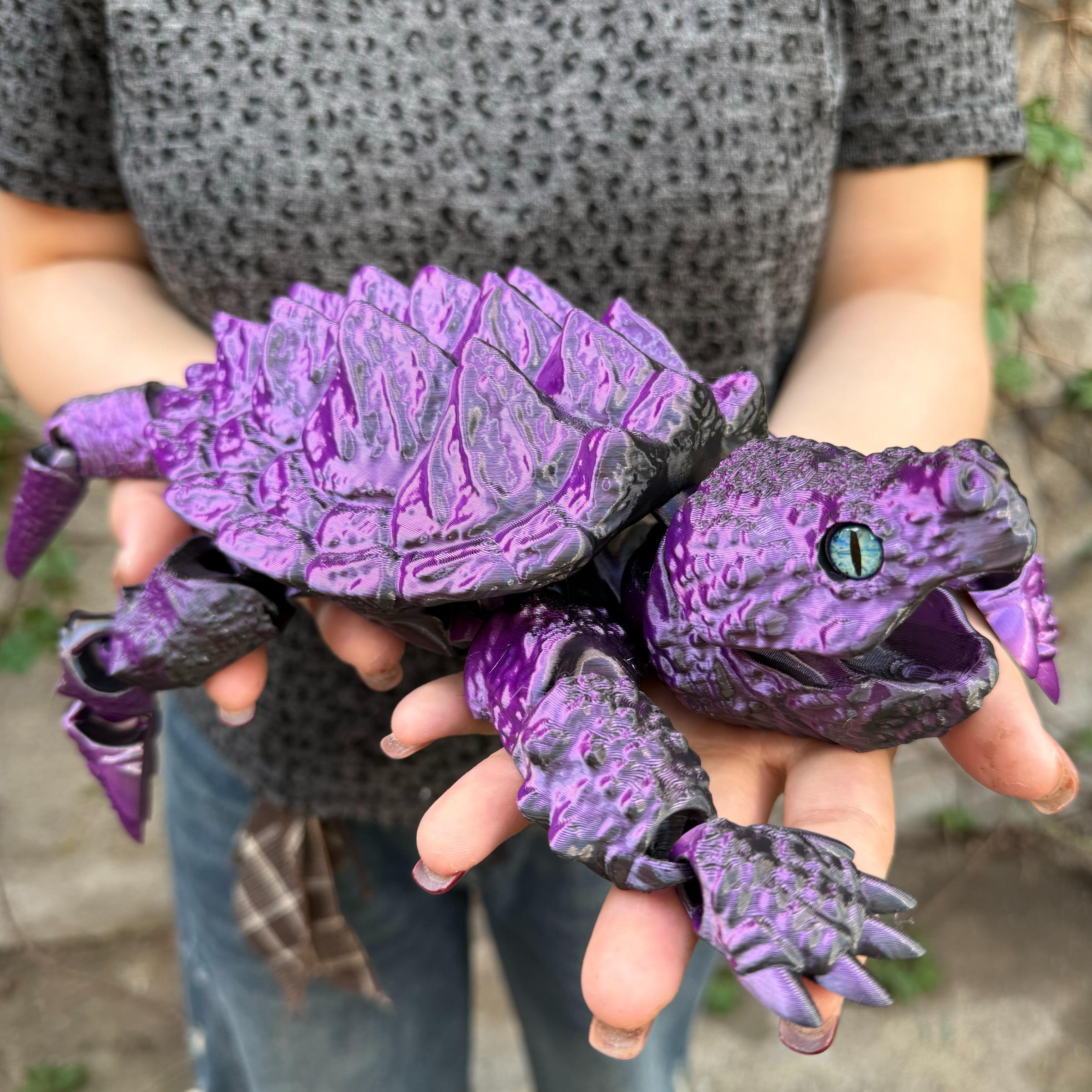 3D Printed Crocodile Statue Decoration, Two Sizes Available, Unique Home Decor, Christmas Gift, Realistic Eyes, Moveable Joints, Turtle Designs