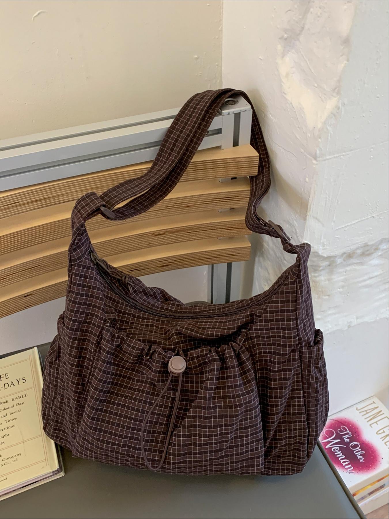 Japanese-style minimalist plaid canvas bag, large capacity, 2025 new autumn/winter casual shoulder/crossbody bag, high-end commuter dumpling bag, zip closure, suitable for campus, workplace, commuting, casual shopping, and everyday accessories.