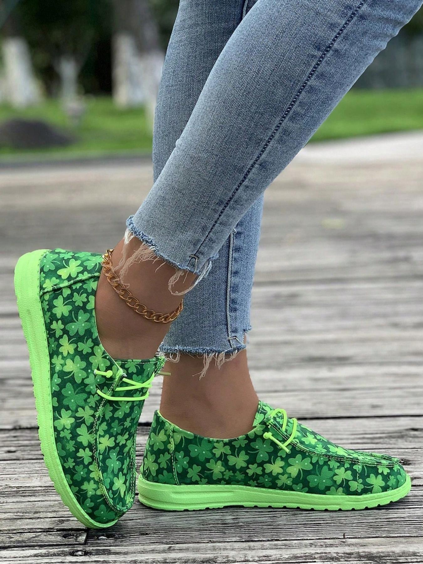 Women's Three-Leaf Clover Slip-On Sneakers, Dark Personality Comfortable Casual Shoes, Eye-Catching Design Must-Have for Trendsetters