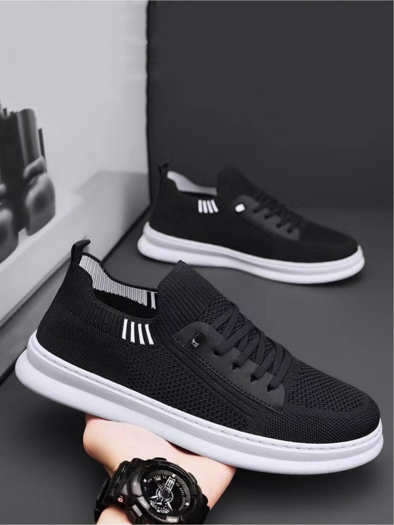 Men's casual sports shoes, lightweight and fit the foot shape, with a white sole that is durable and stable. The elastic shoe opening is paired with a heel loop for easy on and off, making it the preferred choice for commuting sports and casual wear