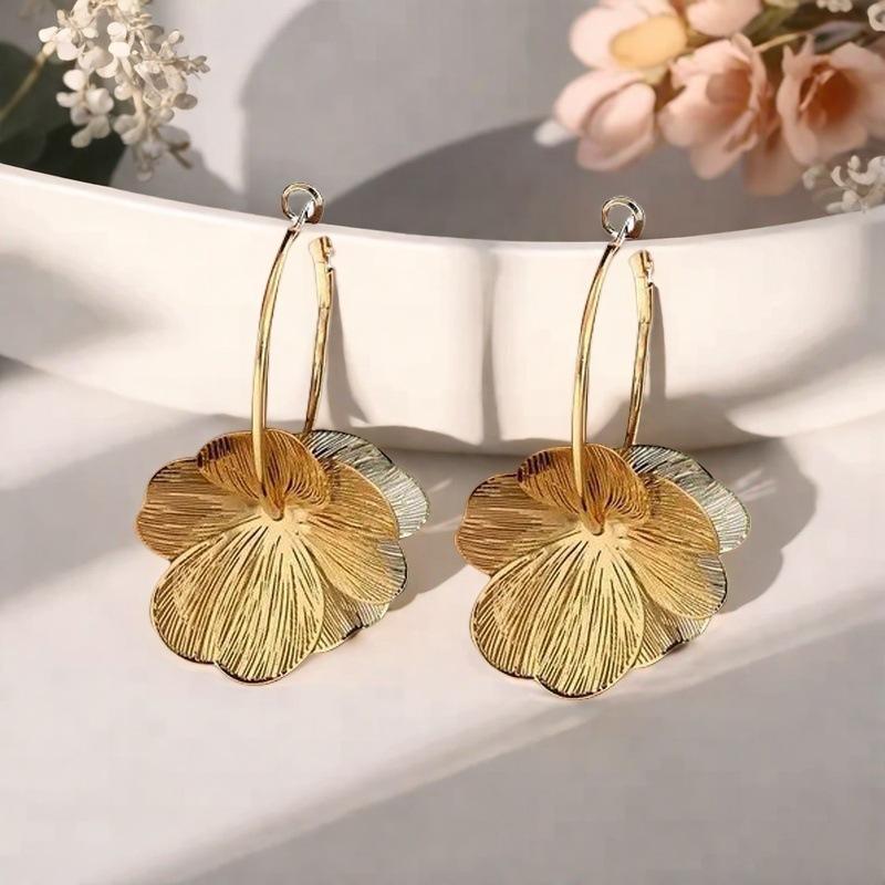 2-piece Set - Golden Flower Earrings with a Luxurious, Exquisite, and Charismatic Appeal, Fashionable and Niche Earring Styles as Sweet and Elegant Accessories #Jewelry / Colorfast / Hypoallergenic / Couple's Style / Festival / Party / Ideal Gift