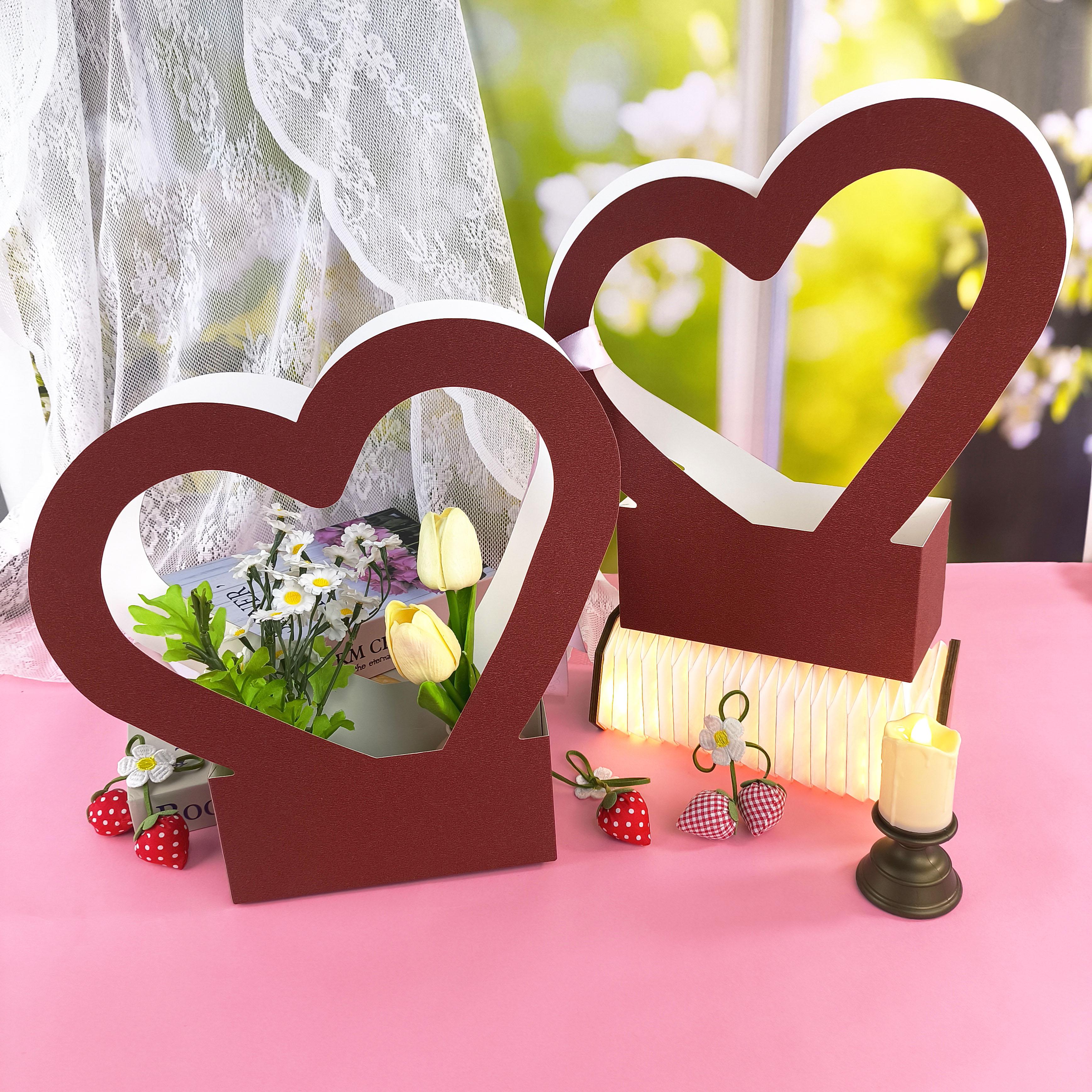 5pcs Heart-Shaped Gift Bags, Hollow Heart Flower Handled Box, Holiday Flower Wrapping Paper Bags, Romantic High-Value Party Favor Bags, Suitable for Valentine's Day, Mother's Day, Birthday, Wedding and Other Occasions for Flowers and Gift Wrapping