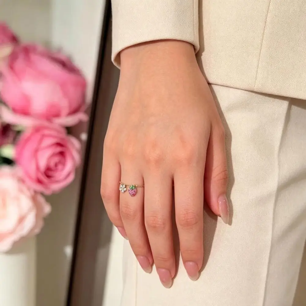 Women's Adjustable Chain Ring - Cute Strawberry & Flower Design, Gold Tone, Crystal Pave, Dainty Look, Casual Wear Niche Fashion Costume Jewelry