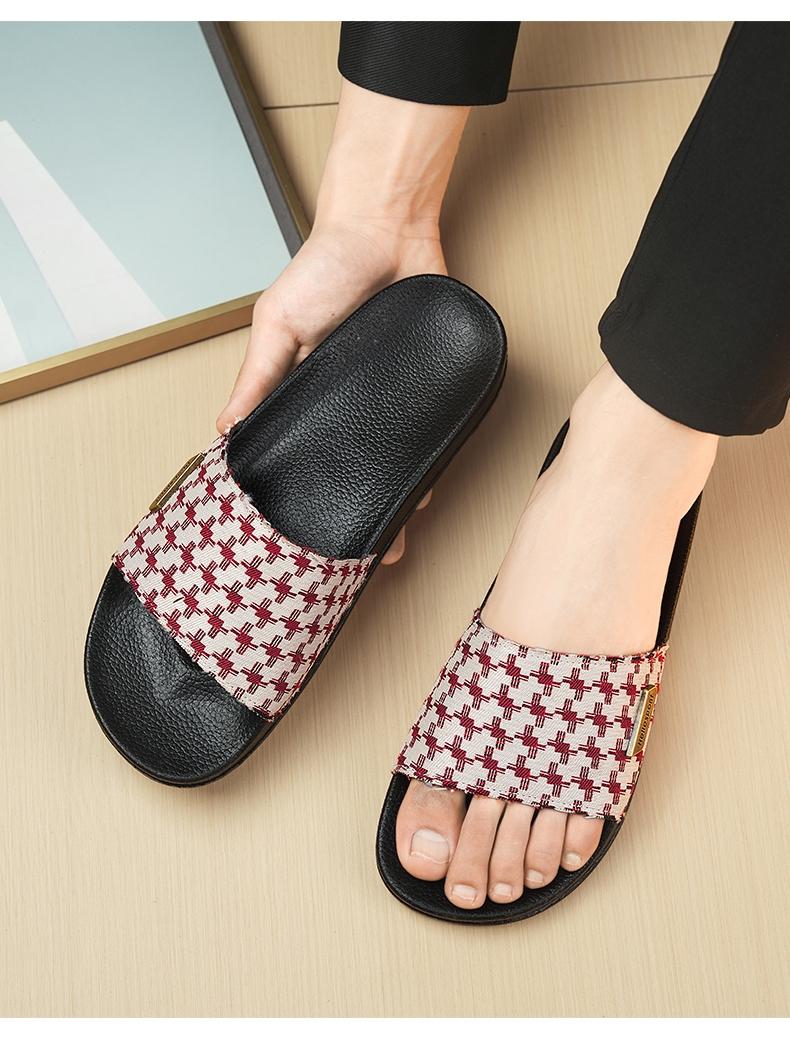 2026 Summer New Classic One-Strap Slippers for Couples, High-End Home and Outdoor Slippers, European and American Men's Style