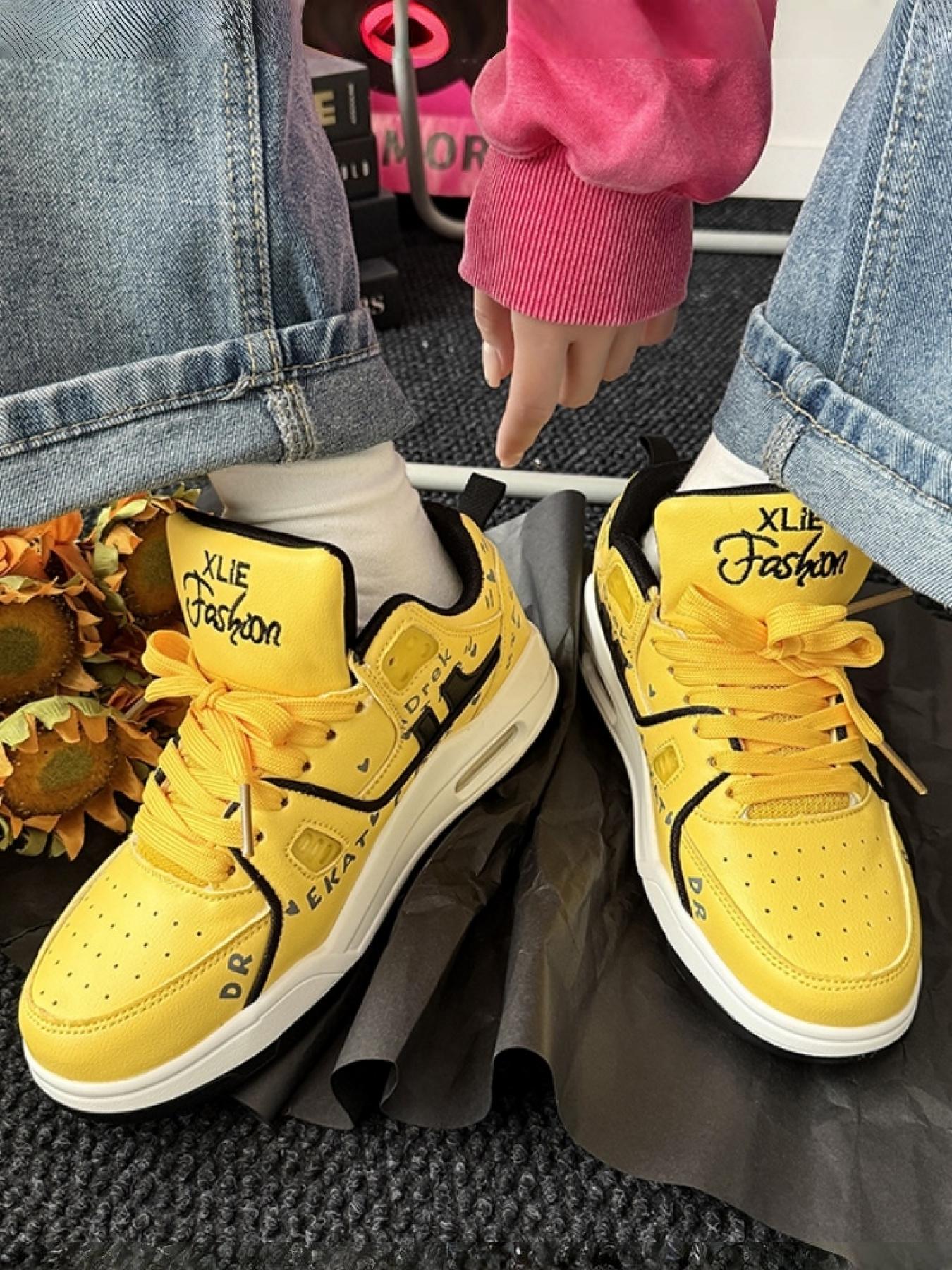 1 Pair Unisex Yellow Black Color Block Leather Basketball Shoes Trendy Street Style Design Soft Comfortable For Daily Outfit And Fashion Display
