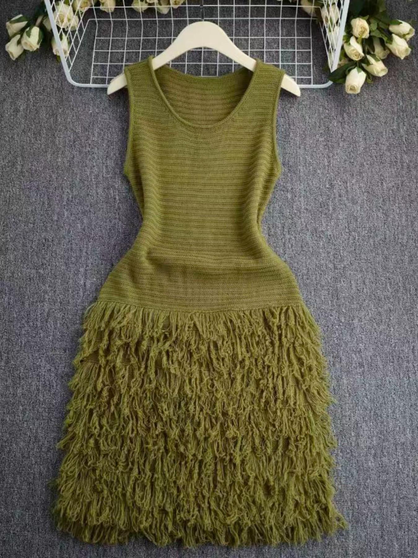Elegant Sleeveless Knit Dress for Women, Summer Casual Flowy Hem with Fringe Trim, Stylish and Slimming Design, Perfect for Vacation Wear