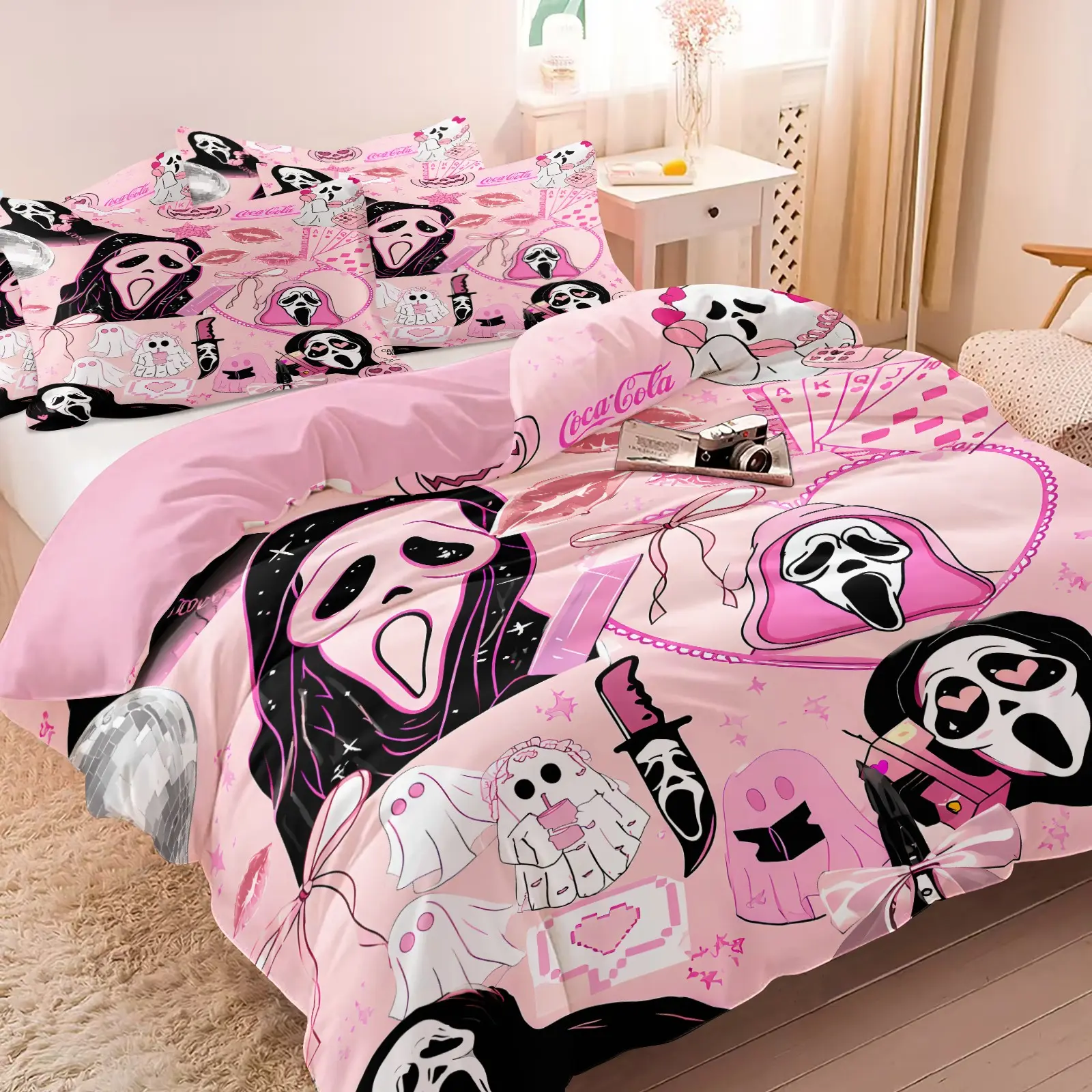 Scream Light Pink Pastel Goth Ghostface Duvet Cover Set, 1 Duvet + 1-2 Pillowcases, Ghost Red Lip Bow Poker Halloween Print, Y2K Sweet Cool Soft Comfortable Bedding Sets, Youth Bedroom Dorm Gaming Room Decor
