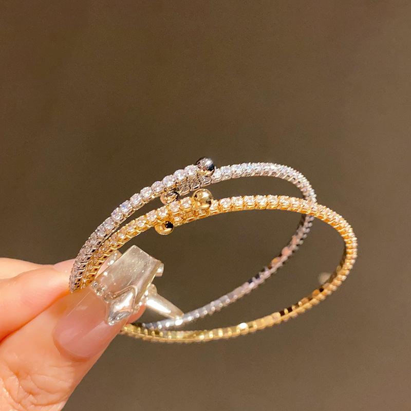 Simple Zircon Geometric Open Bracelet, a Fashionable and Sophisticated Luxury Bracelet with a Personalized, Exquisite, and Unique Design, Ideal as a Gift for Women