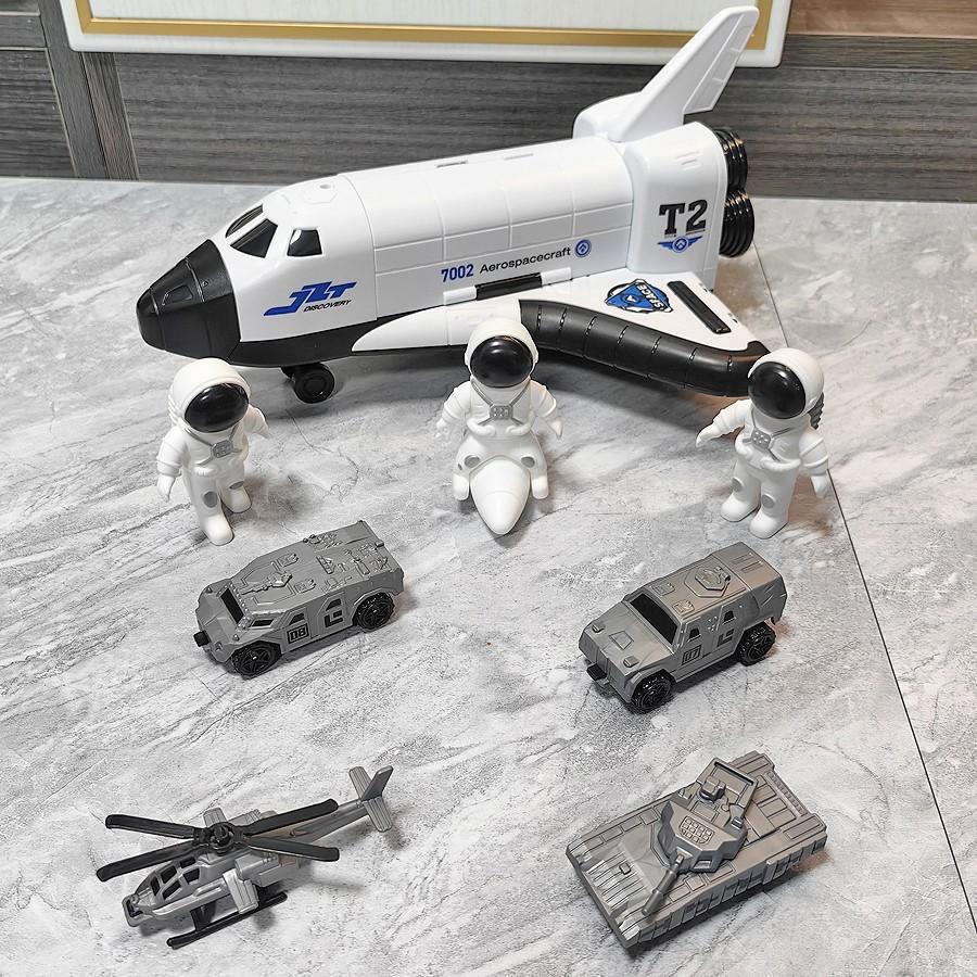Large Transport Plane Toy Set, 3 Space Astronauts, Perfect Gift for Collectors and Aviation Enthusiasts, Ideal Birthday and New Year Present