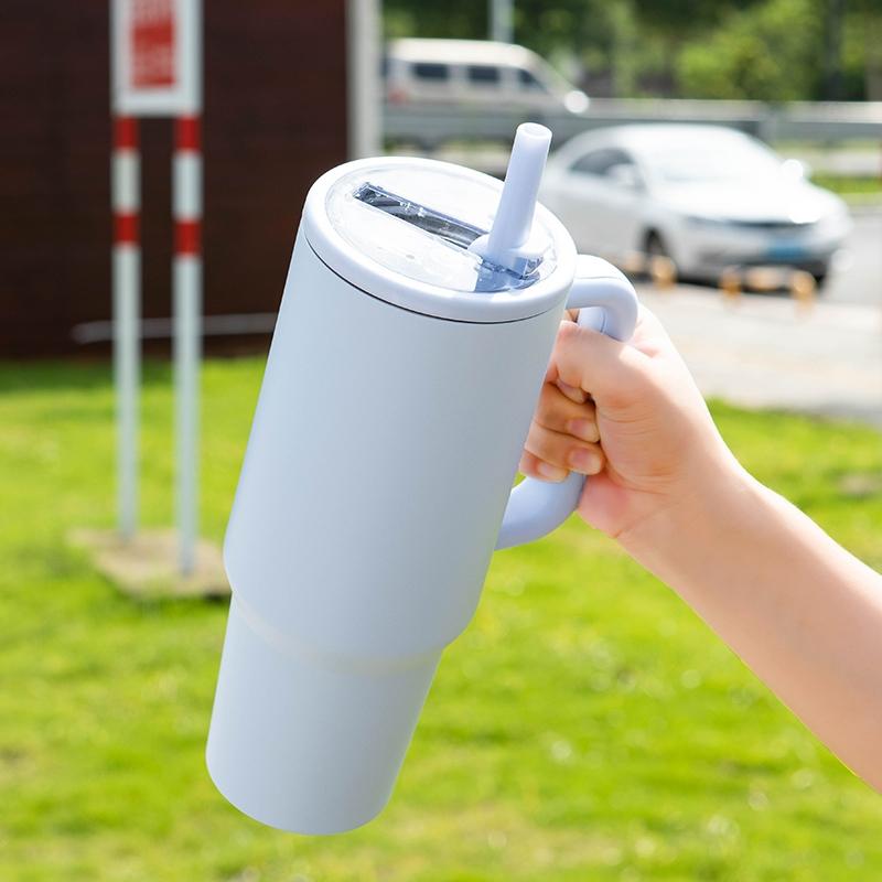 1pc 40oz Stainless Steel Insulated Tumbler with Handle, Leakproof Insulated Tumbler, Vacuum Mug with Lid and Straw, Double Wall Thermal Cup Keep Hot 12H/Cold 24H, Travel Coffee Tumbler for Car, Office, Gym, Great Gift for Women, Men, Friends