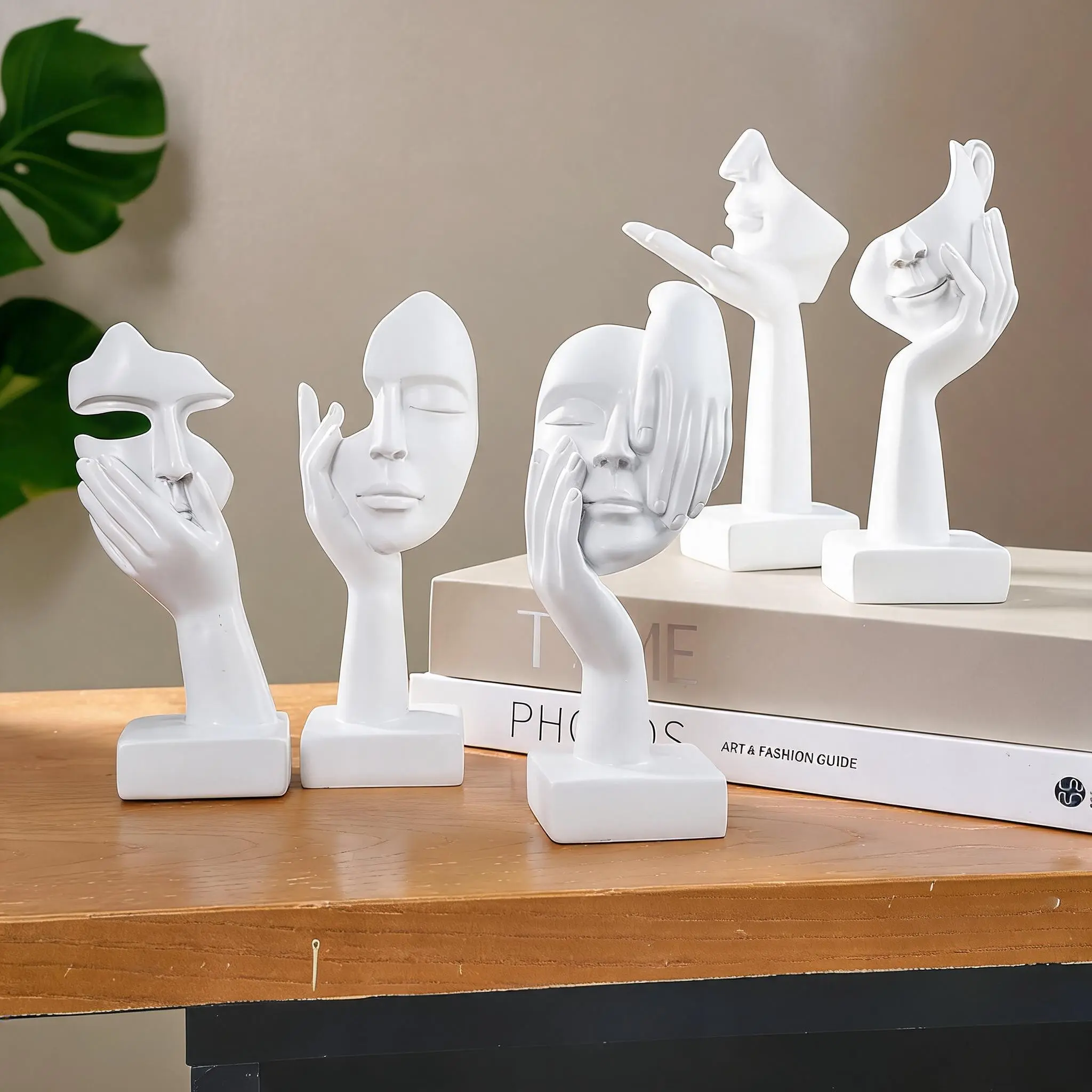 1PC, resin abstract white Thinker figure sculpture, Nordic-style home soft decoration, resin handicraft, Modern home decoration, Decorative Sculptures, Home Decor Statue, suitable for indoor table decoration and entrance hall decoration.