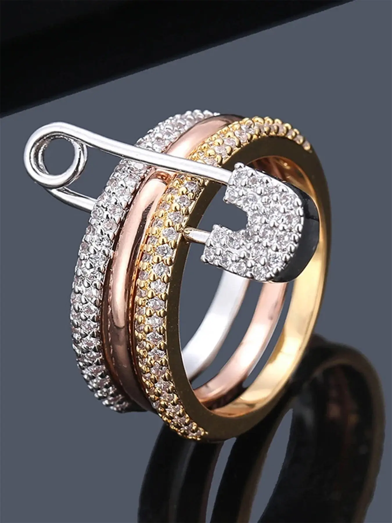 1 PC Elegant Cubic Zirconia Paperclip Shaped Ring For Women For Wedding Engagement Anniversary Party Jewelry Valentine's Day Gift
